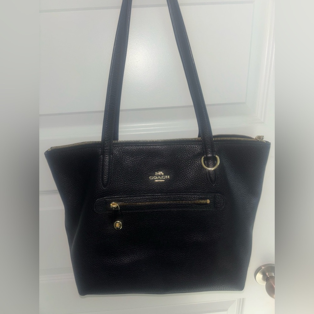 LEATHER COACH BAG.. Used Once